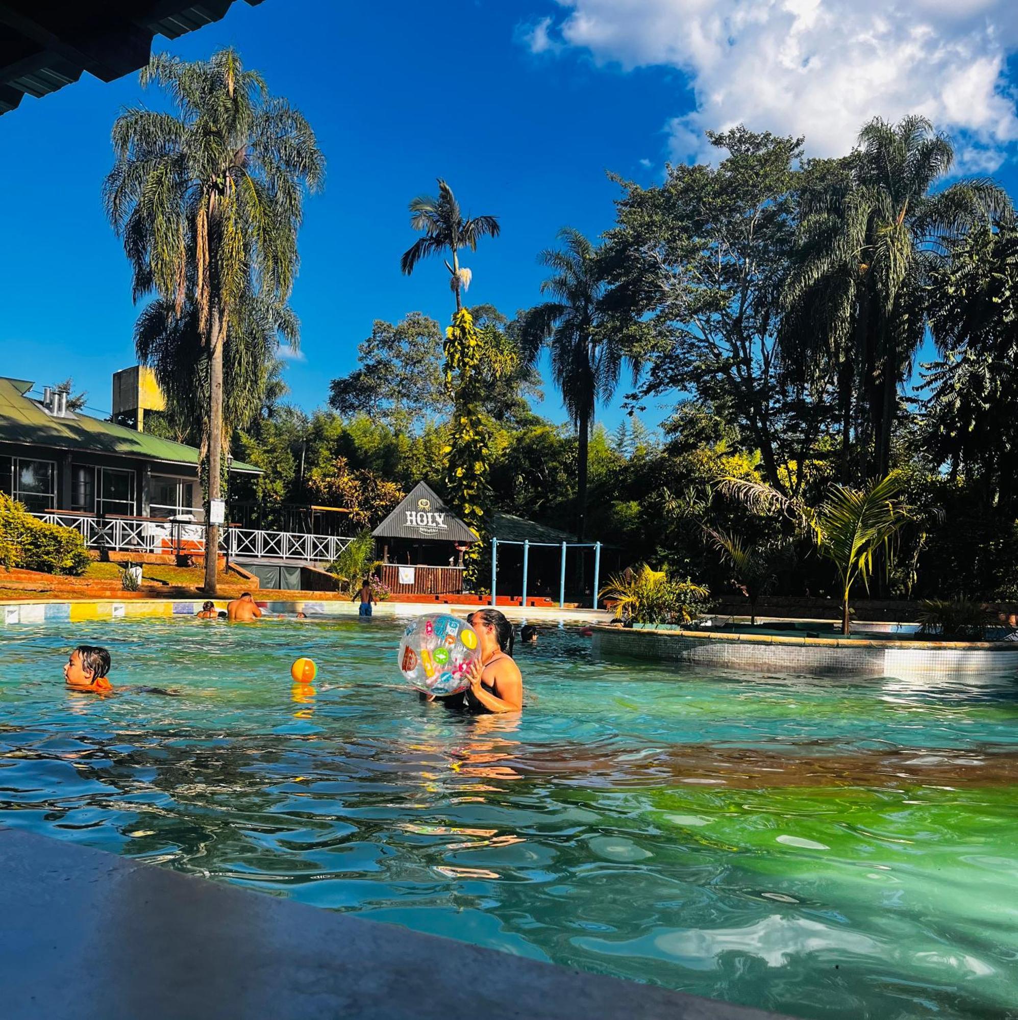 Beer Hotel Iguazu ปูแอร์โตอีกวาซู ภายนอก รูปภาพ